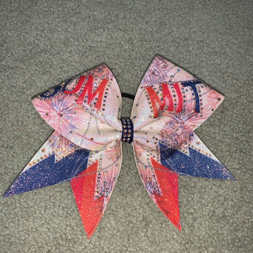 Ultimate Athletics Summit Bow